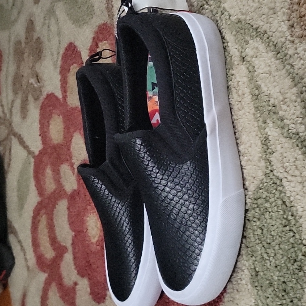 Boys Airwalk shoes size 6